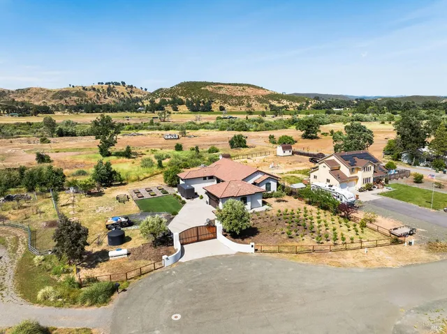 $680,000 | 15350 Mustang Court, Middletown, CA 95461