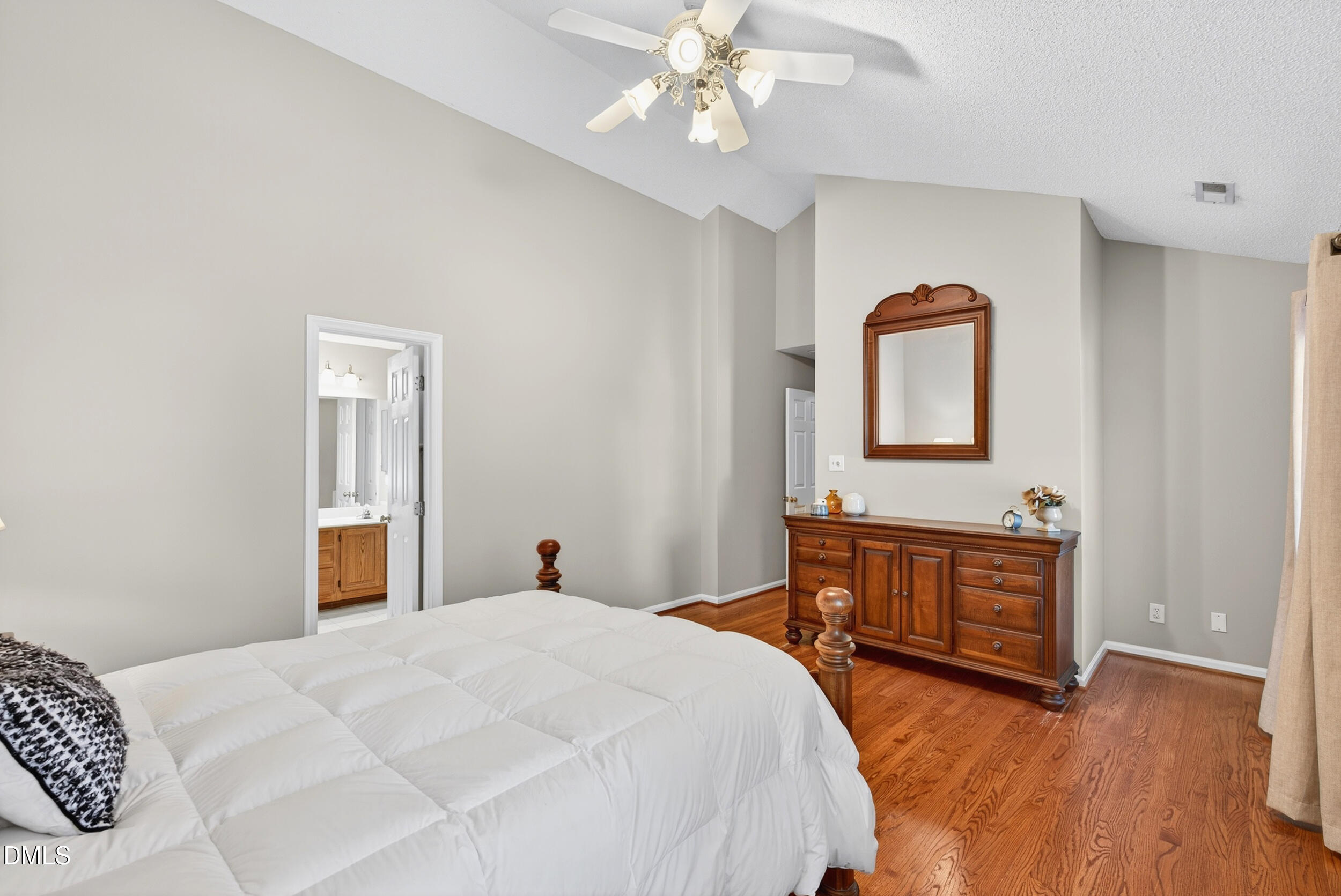 105 Point Harbor Drive Cary, NC 27519 - Photo 23 of 39 40_041_dsc09443