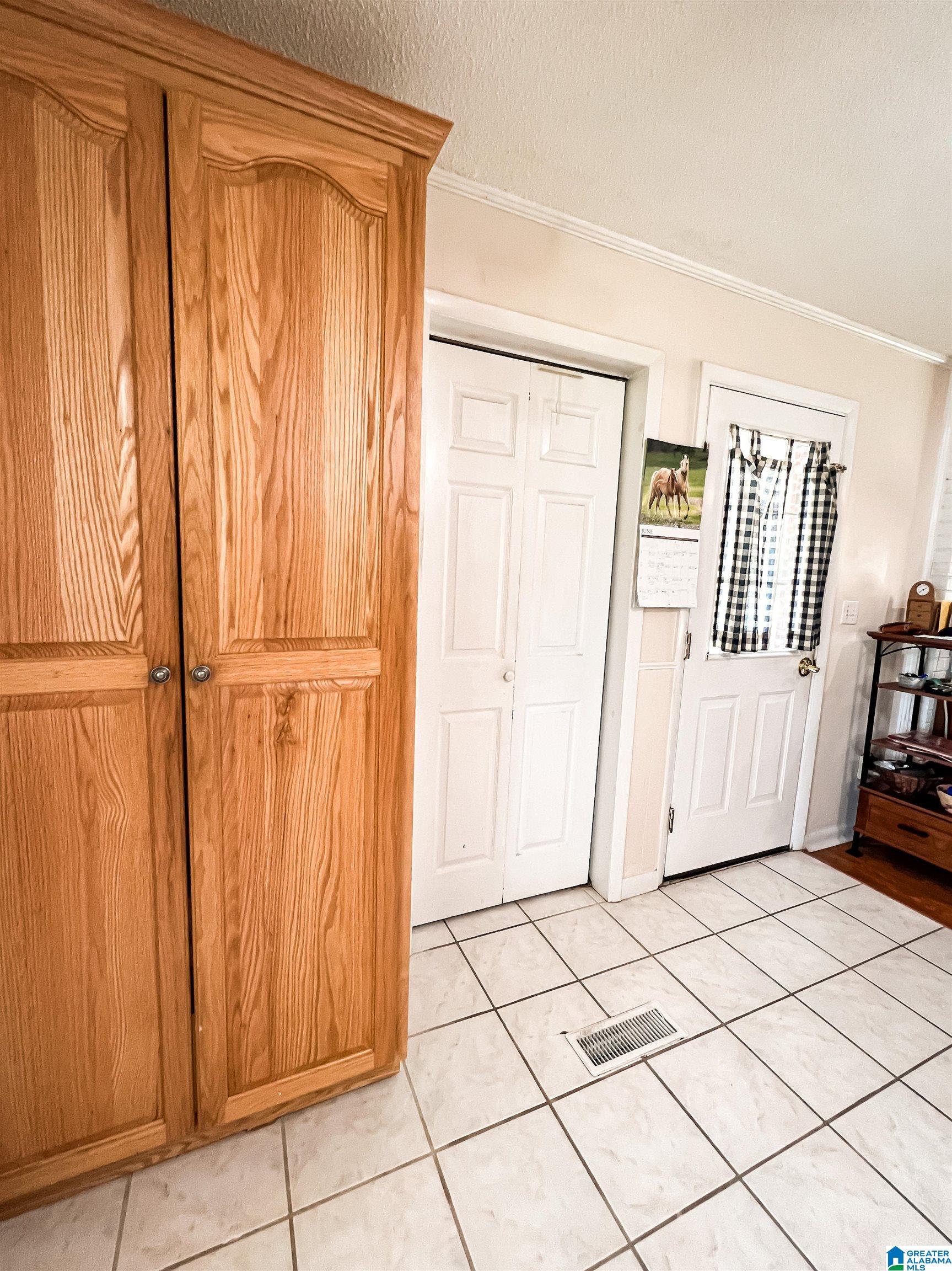 1704 Hayes Street Southwest Hartselle, AL 35640 - Photo 7 of 24