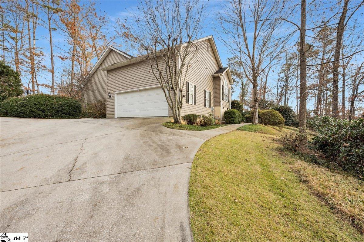 121 Sunset Bay Boulevard Seneca, SC 29672 - Photo 2 of 35