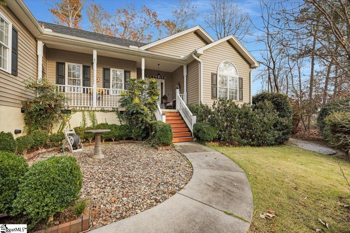 121 Sunset Bay Boulevard Seneca, SC 29672 - Photo 3 of 35