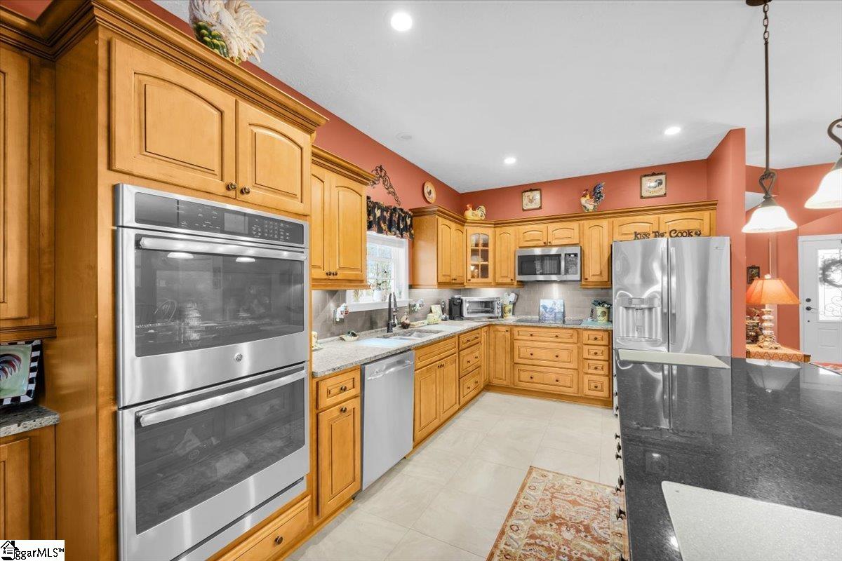 121 Sunset Bay Boulevard Seneca, SC 29672 - Photo 4 of 35