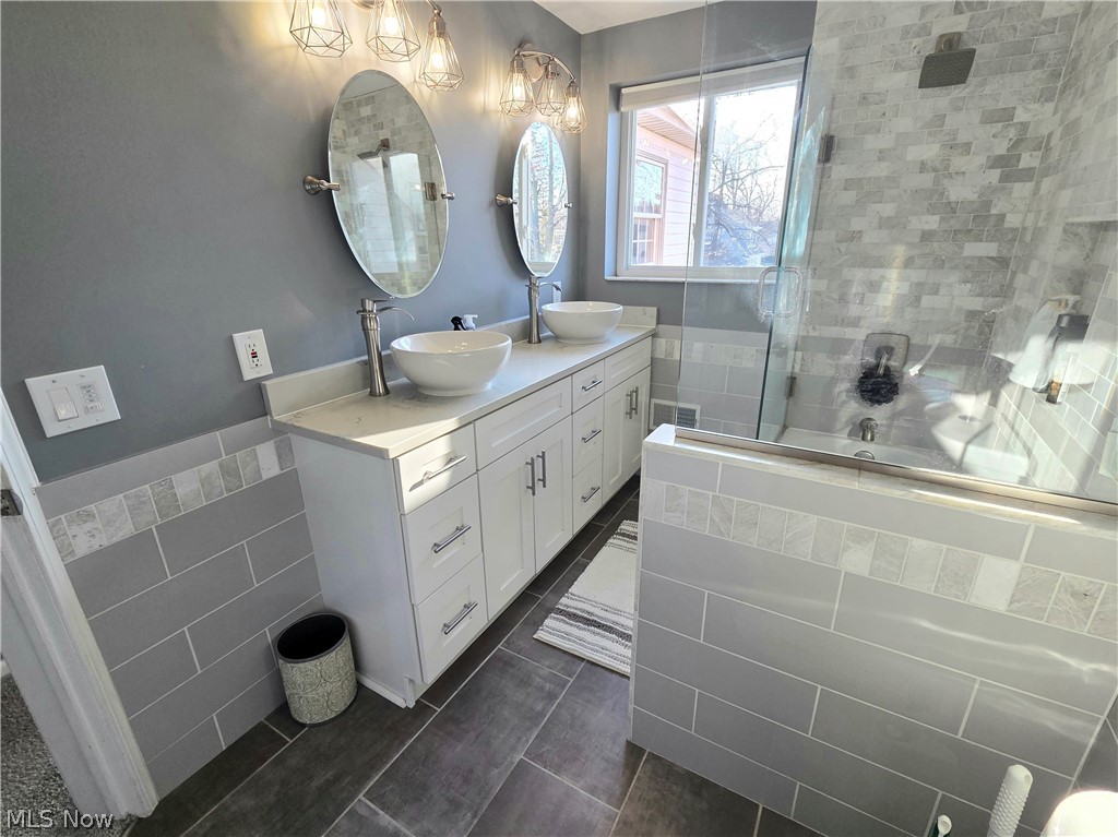 1496 Brainard Road Cleveland, OH 44124 - Photo 25 of 43 Gallery Image 25