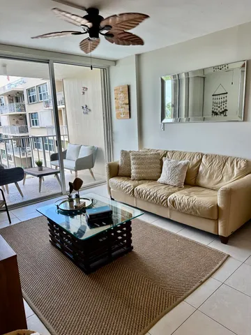 $2,500 | 88500 Overseas Highway, Unit 419, Islamorada, FL 33036