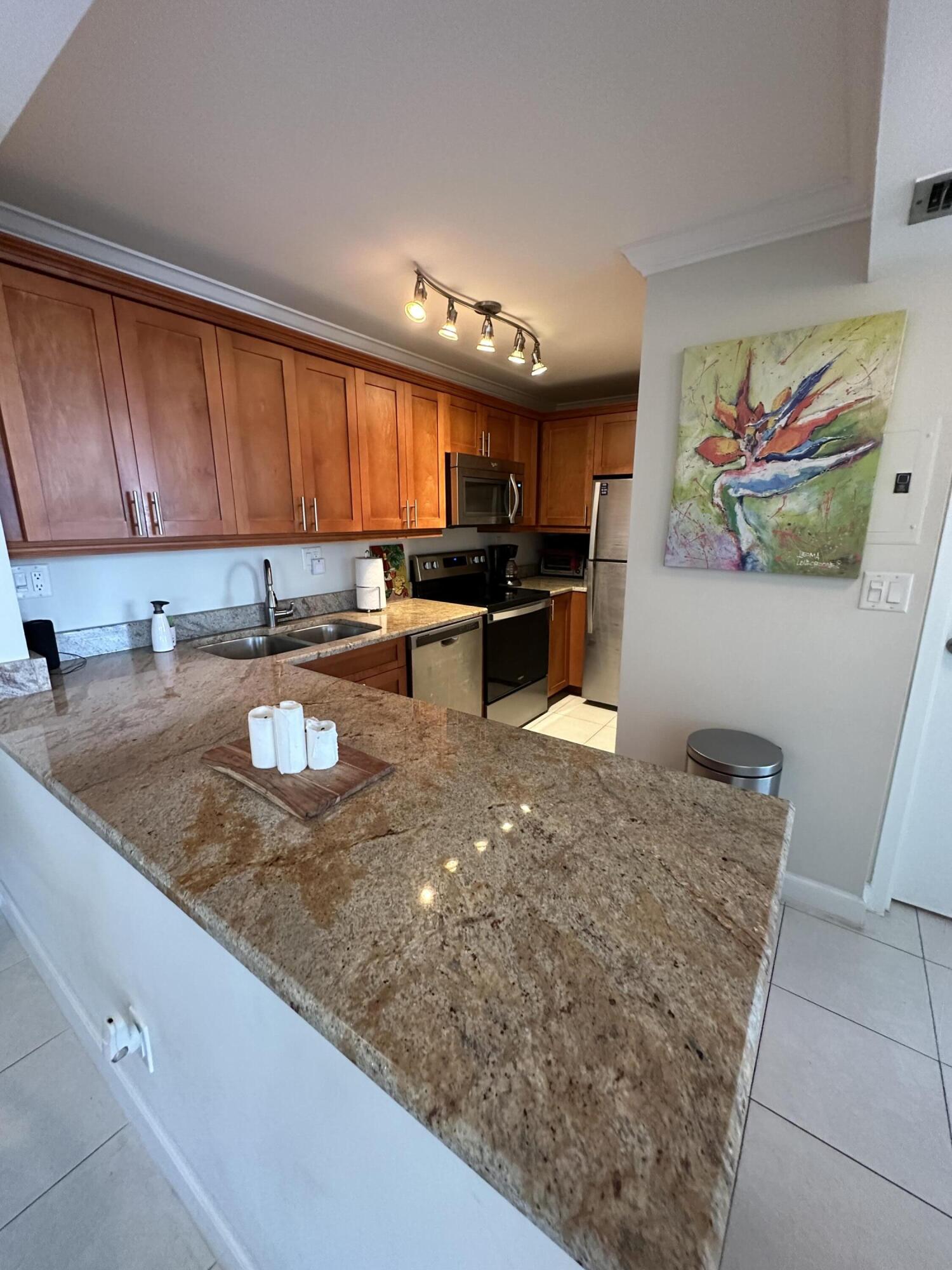 88500 Overseas Highway, Unit 419 Islamorada, FL 33036 - Photo 21 of 22 IMG_1414