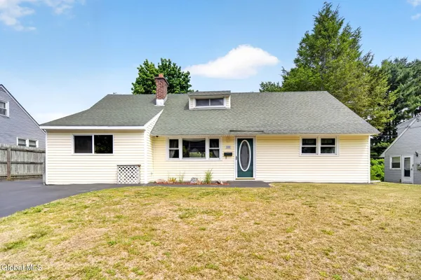 $405,000 | 25 Dorwood Drive, Albany, NY 12211