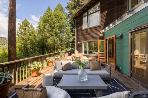 a outdoor view with a sitting space