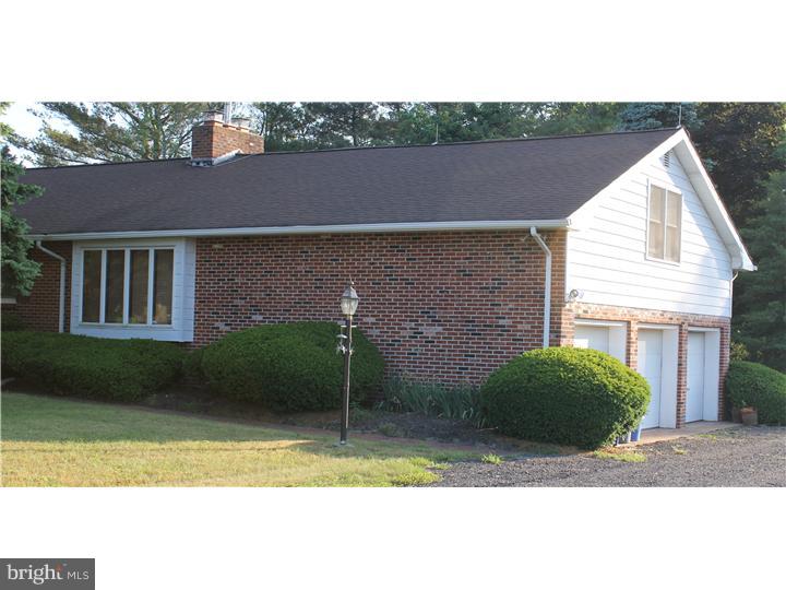 315 Chairville Road Southampton, NJ 08088 - Photo 2 of 20 Garage