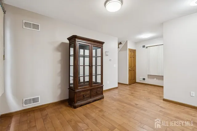 $4,000 | 399 Park Avenue, Perth Amboy, NJ 08861