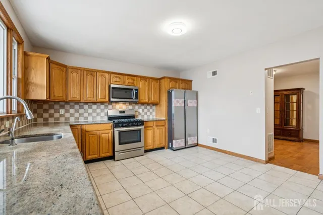 $4,000 | 399 Park Avenue, Perth Amboy, NJ 08861