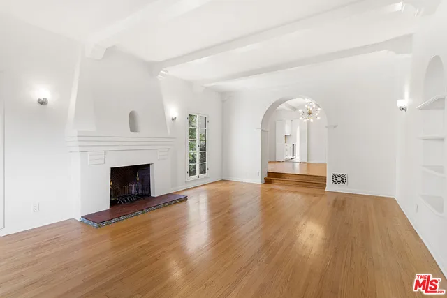 $6,200 | 7972 Blackburn Avenue, Los Angeles, CA 90048