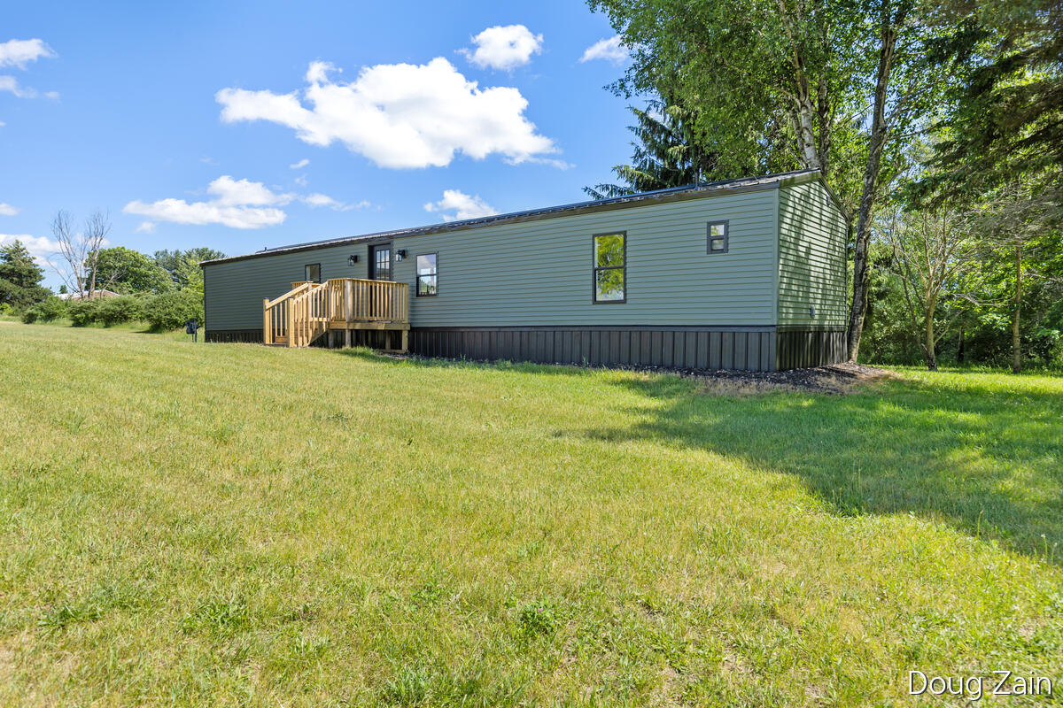 1595 North County Line Road Six Lakes, MI 48886 - Photo 28 of 33