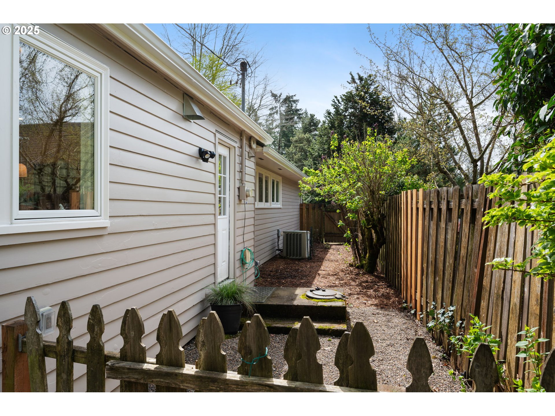 2329 Southwest Mitchell Street Portland, OR 97239 - Photo 40 of 48 Gallery Image 40