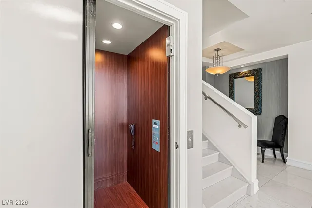 $10,000 | 2700 South Las Vegas Boulevard, Unit 4304, Las Vegas, NV 89109