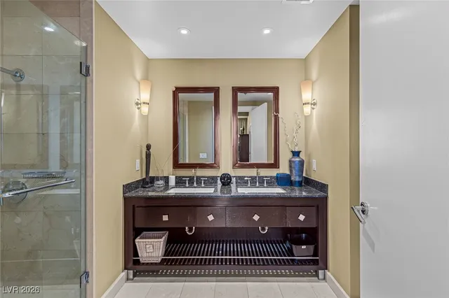 $10,000 | 2700 South Las Vegas Boulevard, Unit 4304, Las Vegas, NV 89109