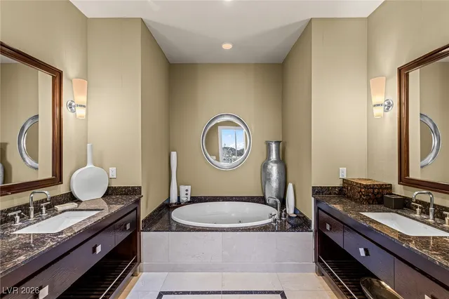 $10,000 | 2700 South Las Vegas Boulevard, Unit 4304, Las Vegas, NV 89109