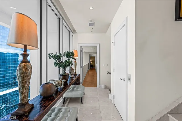 $10,000 | 2700 South Las Vegas Boulevard, Unit 4304, Las Vegas, NV 89109