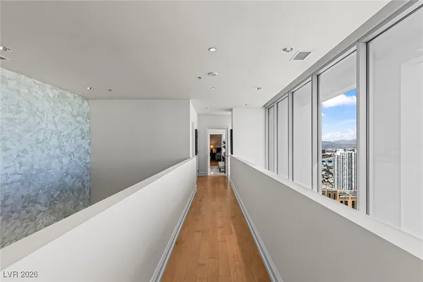 $9,500 | 2700 South Las Vegas Boulevard, Unit 4304, Las Vegas, NV 89109
