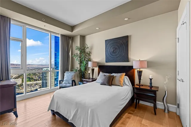 $10,000 | 2700 South Las Vegas Boulevard, Unit 4304, Las Vegas, NV 89109