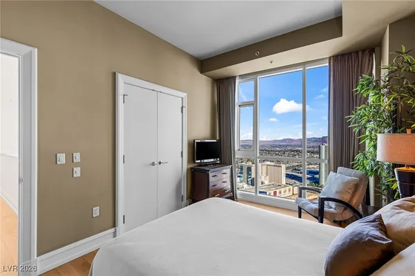 $9,500 | 2700 South Las Vegas Boulevard, Unit 4304, Las Vegas, NV 89109