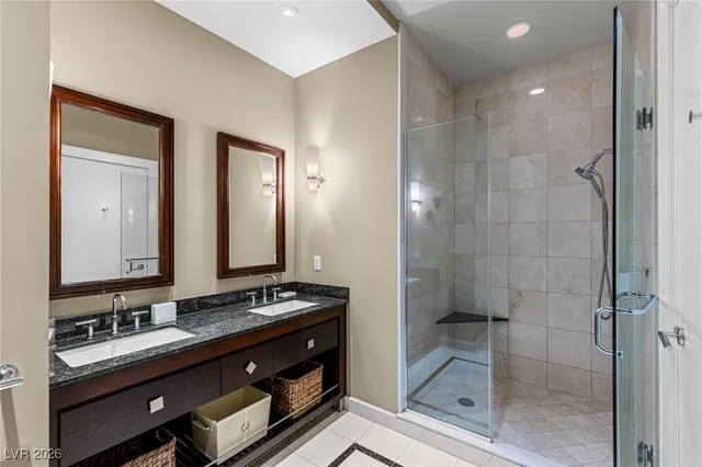 $10,000 | 2700 South Las Vegas Boulevard, Unit 4304, Las Vegas, NV 89109