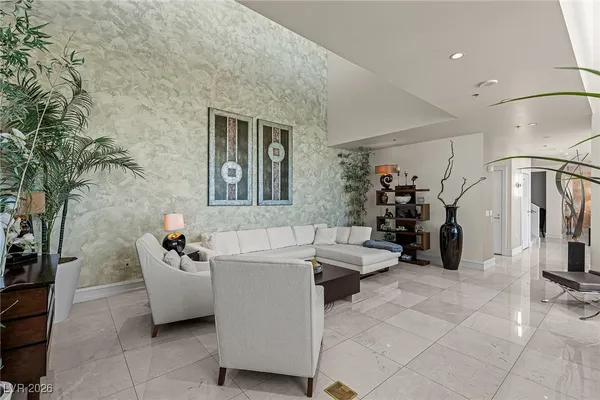 $9,500 | 2700 South Las Vegas Boulevard, Unit 4304, Las Vegas, NV 89109