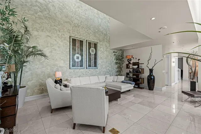 $10,000 | 2700 South Las Vegas Boulevard, Unit 4304, Las Vegas, NV 89109