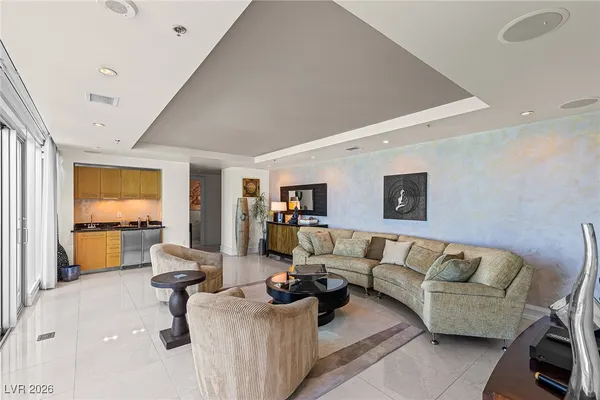 $9,500 | 2700 South Las Vegas Boulevard, Unit 4304, Las Vegas, NV 89109