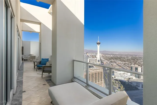 $10,000 | 2700 South Las Vegas Boulevard, Unit 4304, Las Vegas, NV 89109