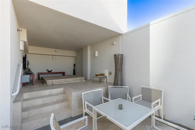 $10,000 | 2700 South Las Vegas Boulevard, Unit 4304, Las Vegas, NV 89109