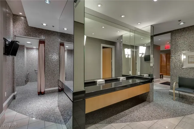 $10,000 | 2700 South Las Vegas Boulevard, Unit 4304, Las Vegas, NV 89109