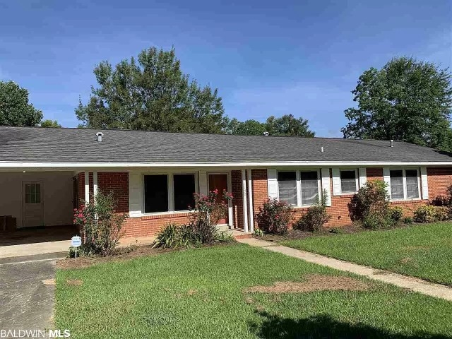 1102 Montgomery Avenue Atmore, AL 36502 - Photo 4 of 27