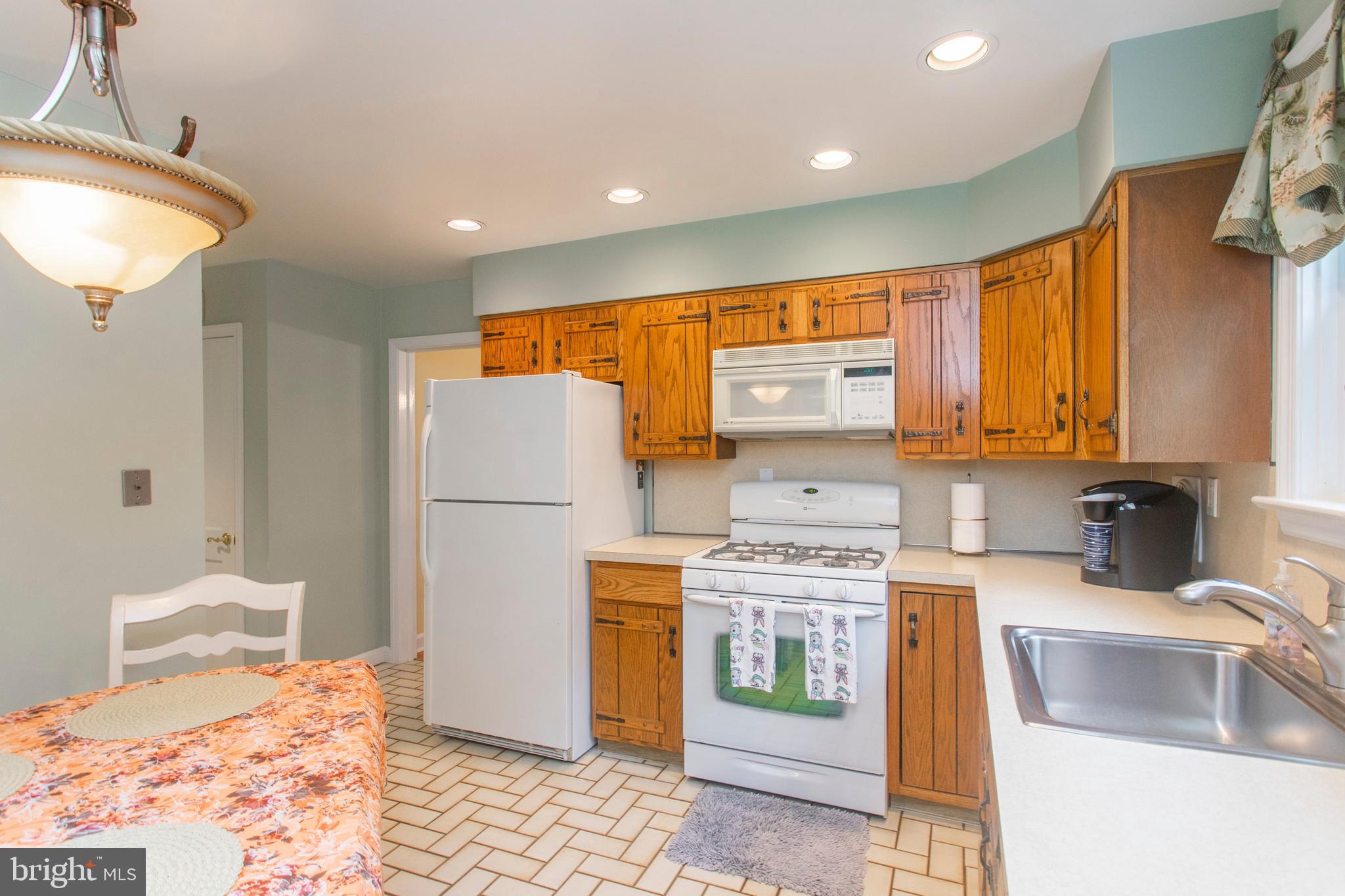 6 Church Road Cheltenham, PA 19012 - Photo 9 of 36