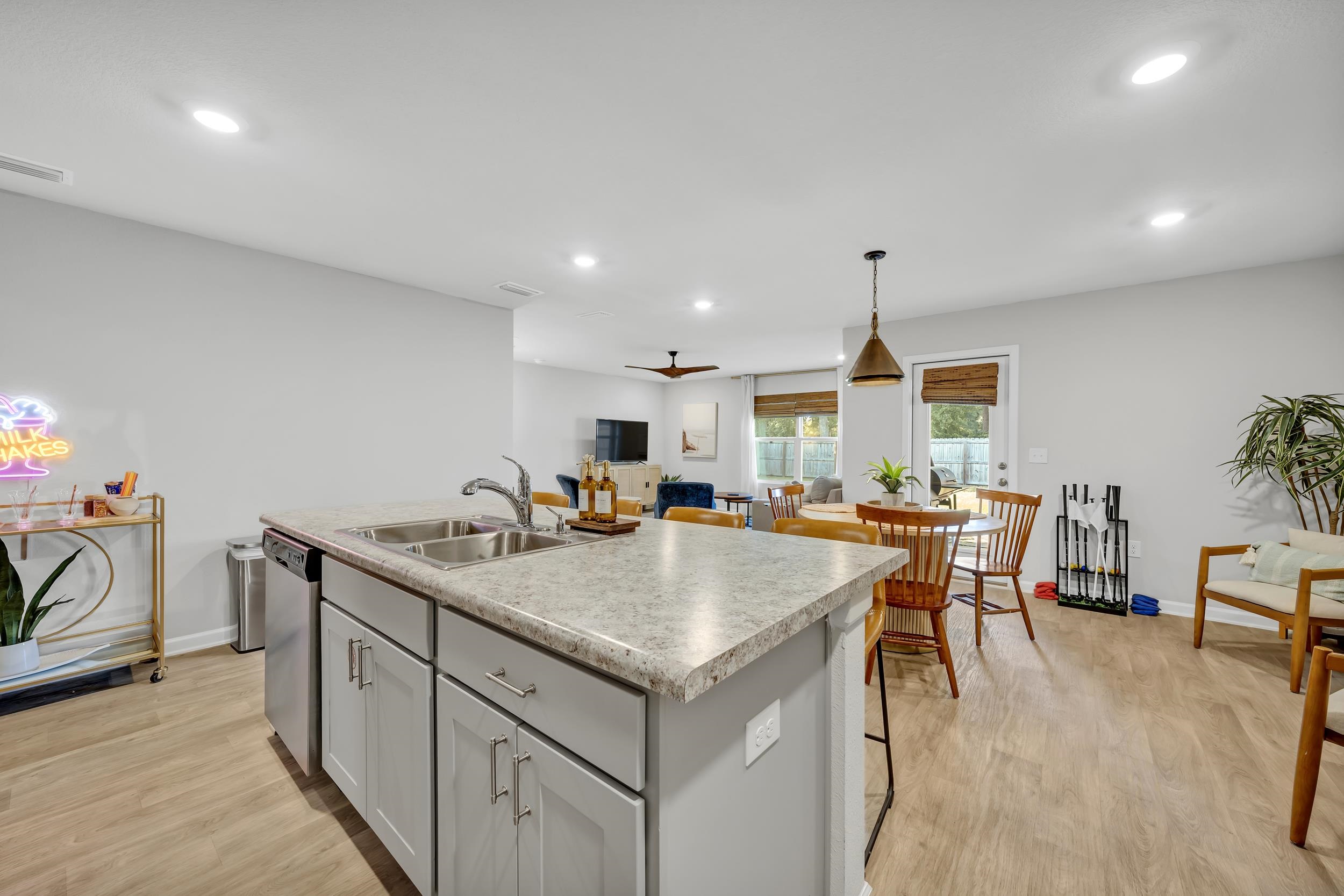 257 Burnston Way Foley, AL 36535 - Photo 17 of 42 Kitchen
