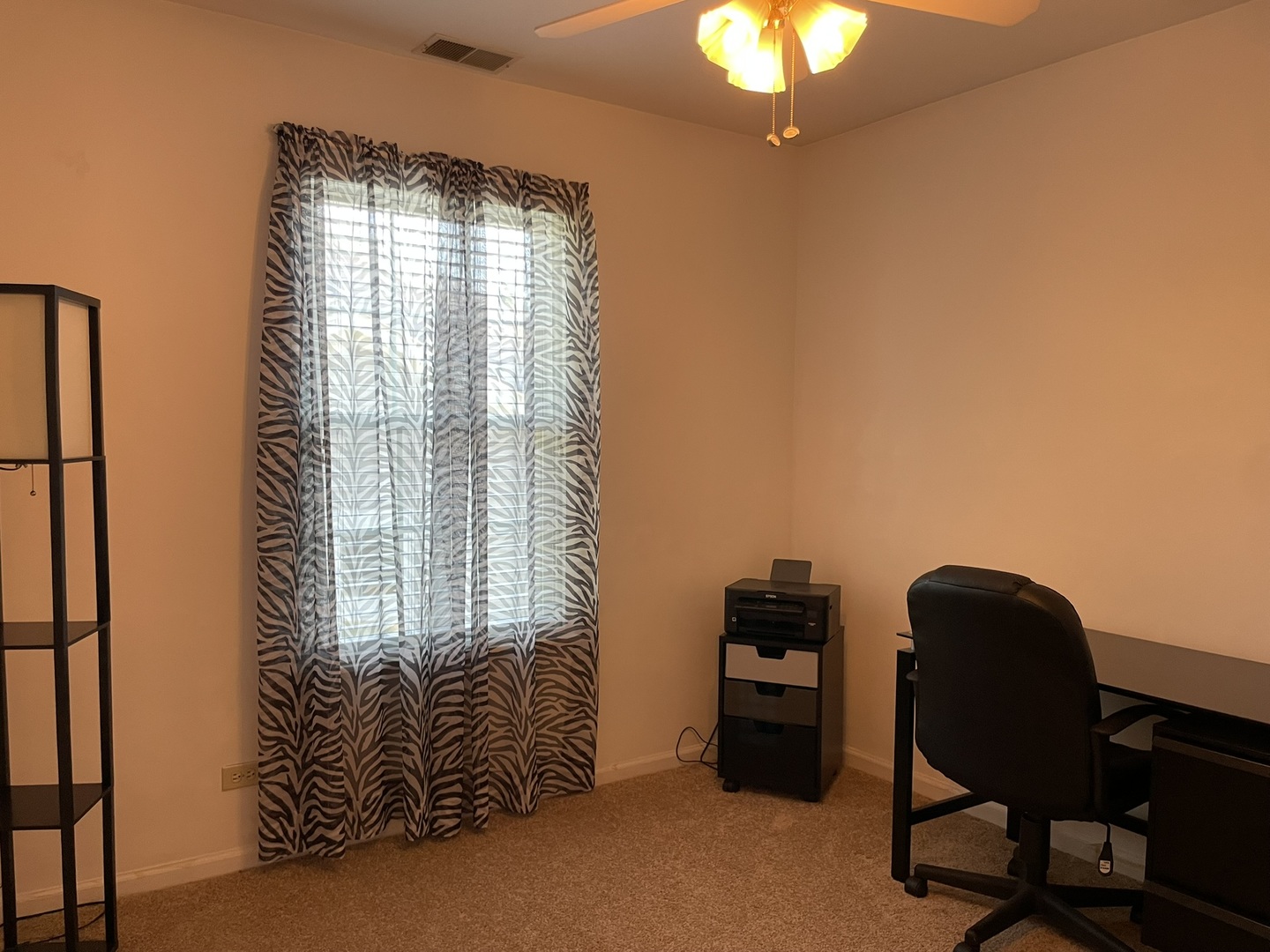 2043 Peach Tree Lane Algonquin, IL 60102 - Photo 15 of 19 a workspace with furniture and a window