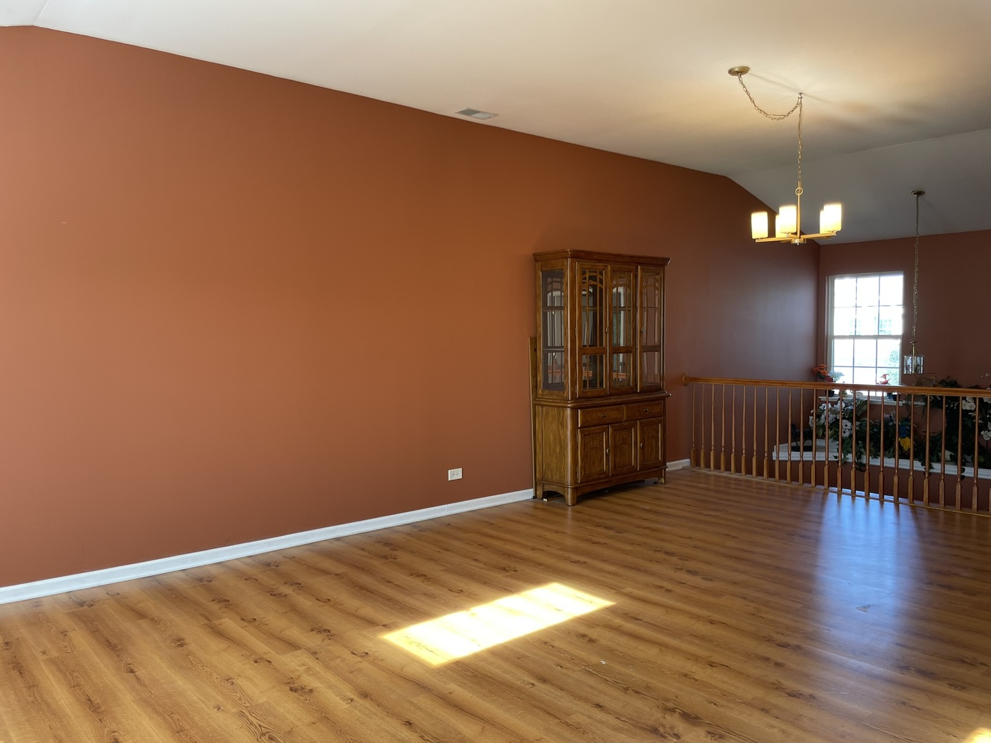 2043 Peach Tree Lane Algonquin, IL 60102 - Photo 4 of 19 a view of a livingroom with furniture wooden floor and a ceiling fan