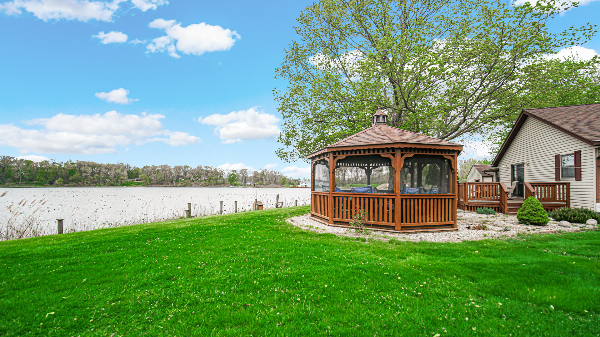 1588 West Severs Road La Porte, IN 46350 - Photo 3 of 34 1920x1080