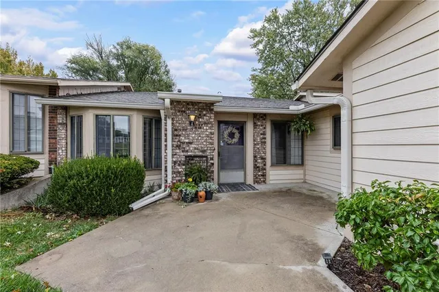 $145,000 | 503 North Jenkins Boulevard, Raymore, MO 64083