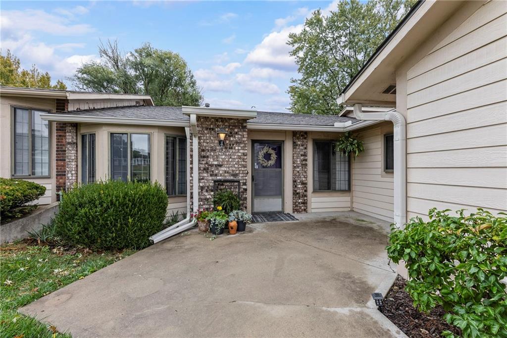 503 North Jenkins Boulevard Raymore, MO 64083 - Photo 1 of 25