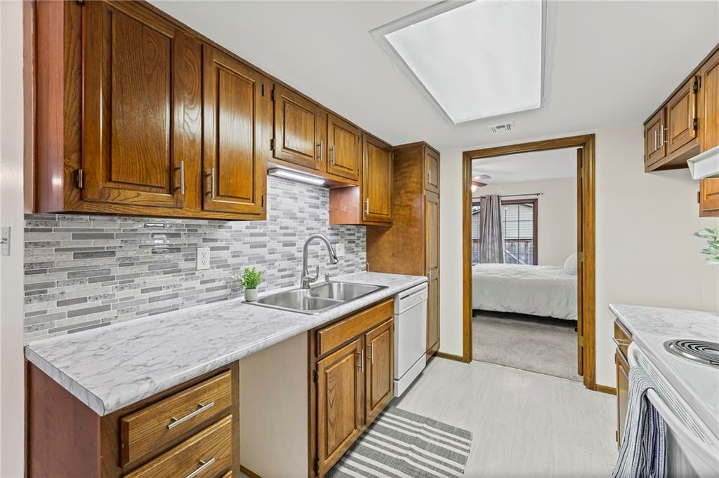 503 North Jenkins Boulevard Raymore, MO 64083 - Photo 11 of 25