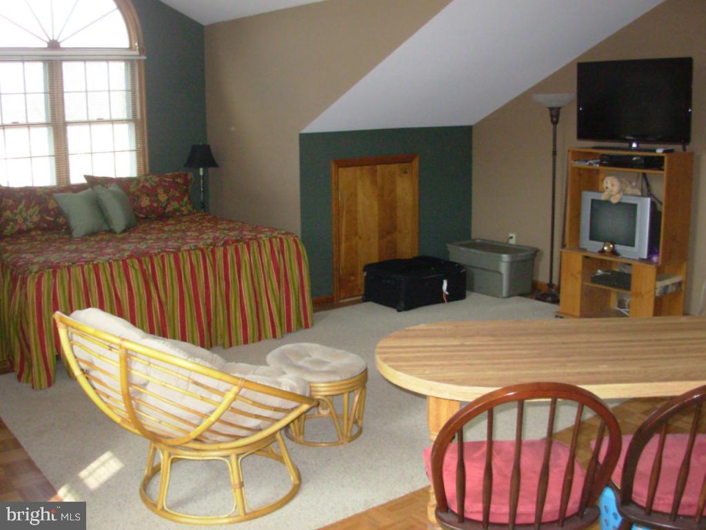 572 Hi View Drive Lititz, PA 17543 - Photo 11 of 19 Gallery Image 11