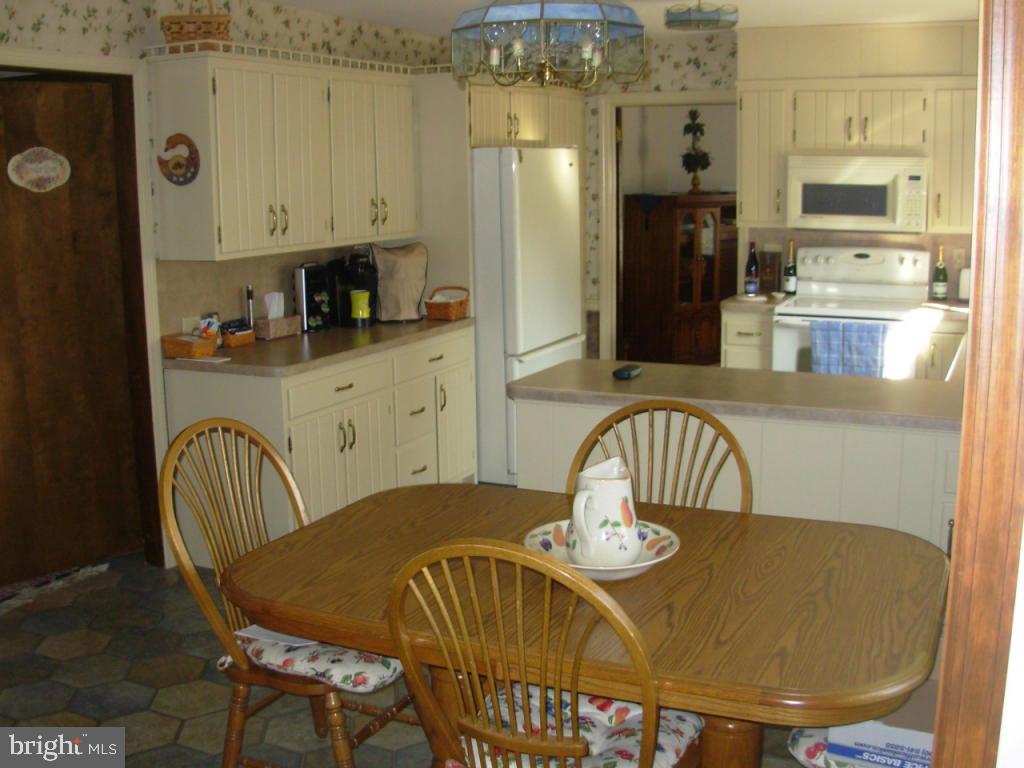 572 Hi View Drive Lititz, PA 17543 - Photo 3 of 19 Gallery Image 3