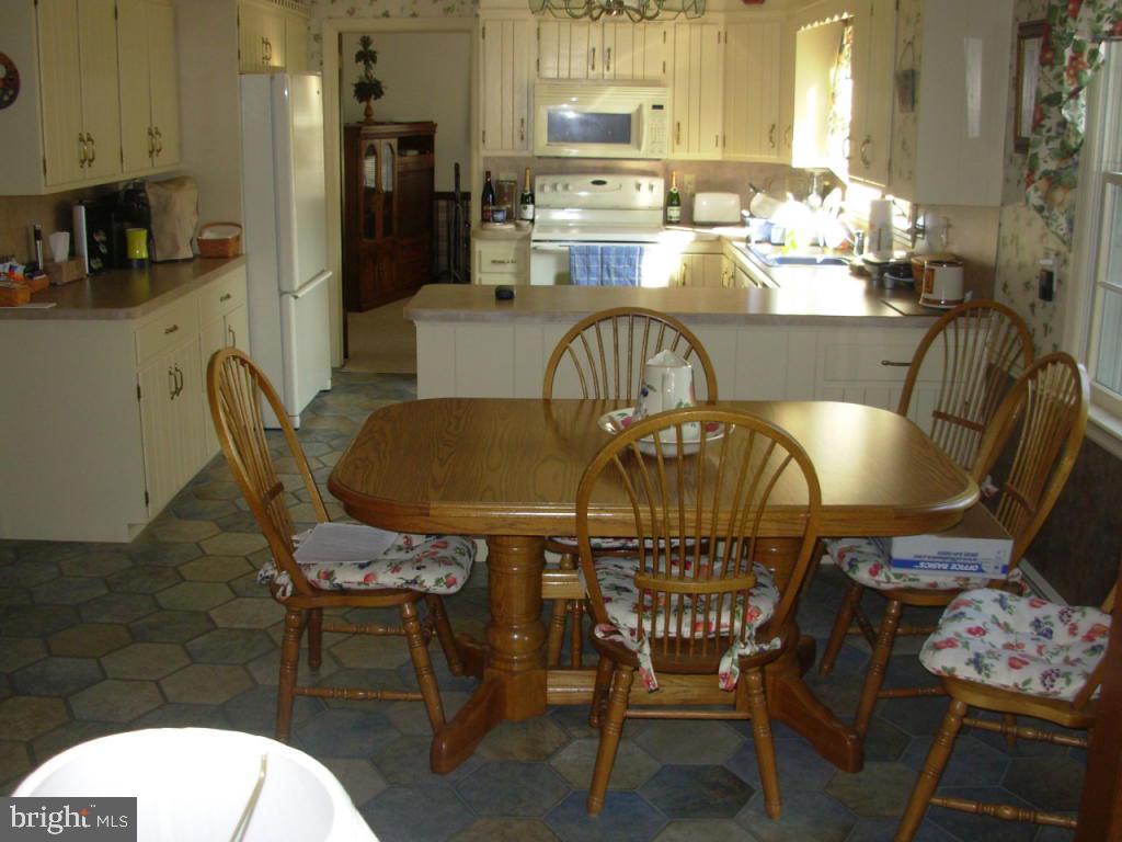 572 Hi View Drive Lititz, PA 17543 - Photo 4 of 19 Gallery Image 4