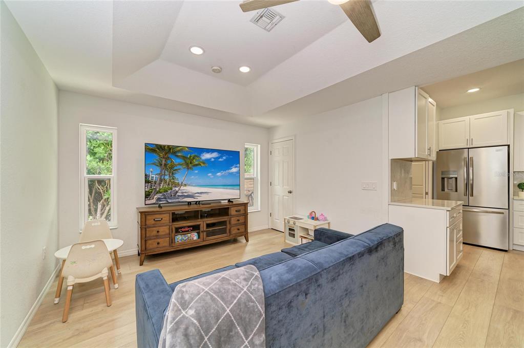 655 Missouri Road Venice, FL 34293 - Photo 9 of 27 Gallery Image 9