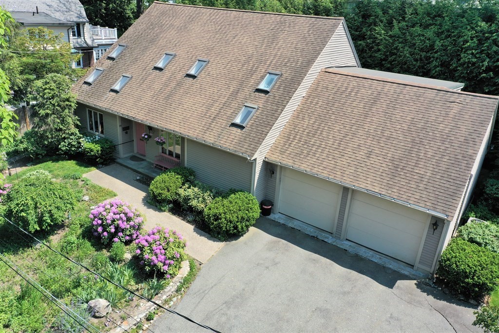 a view of a garden with flowers