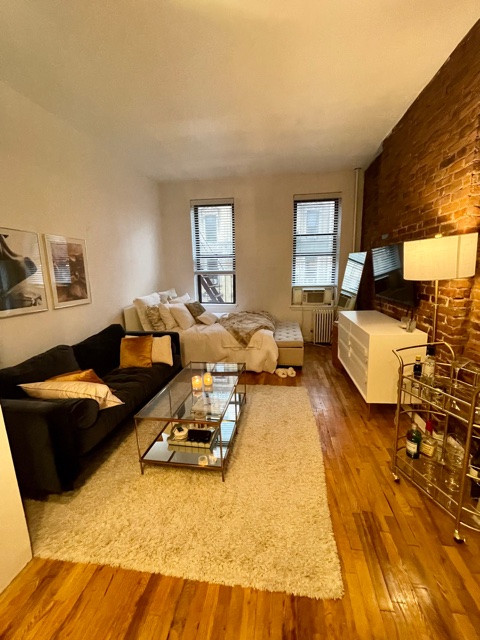 143 Sullivan Street, Unit 12 Manhattan, NY 10012 - Photo 2 of 7