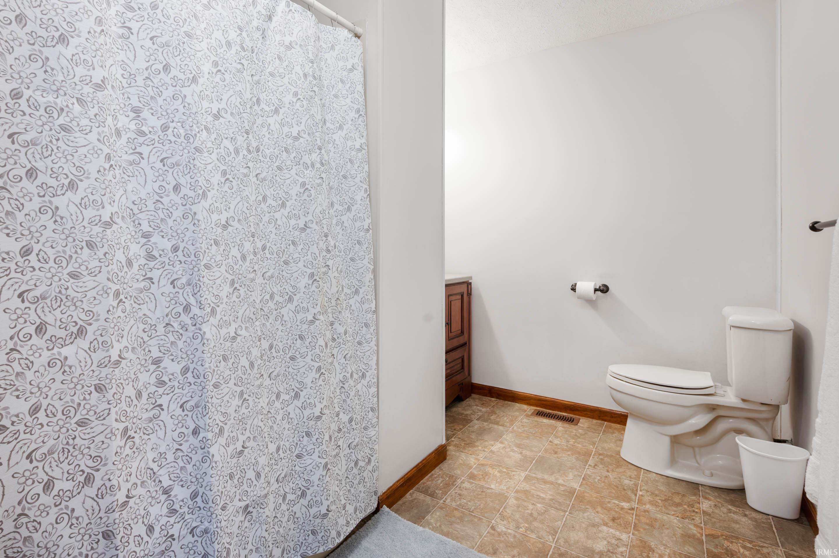 3798 County Rd S 100 West Hartford City, IN 47348 - Photo 3 of 29