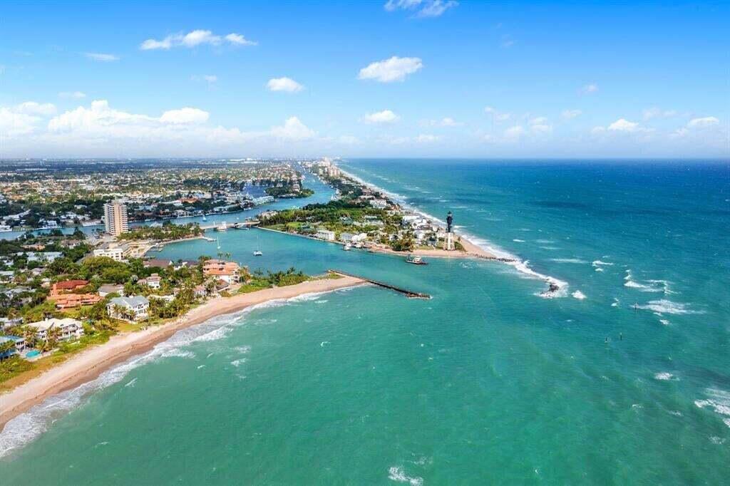 3801 Northeast 22nd Terrace, Unit 2 Lighthouse Point, FL 33064 - Photo 18 of 19 a view of a lake