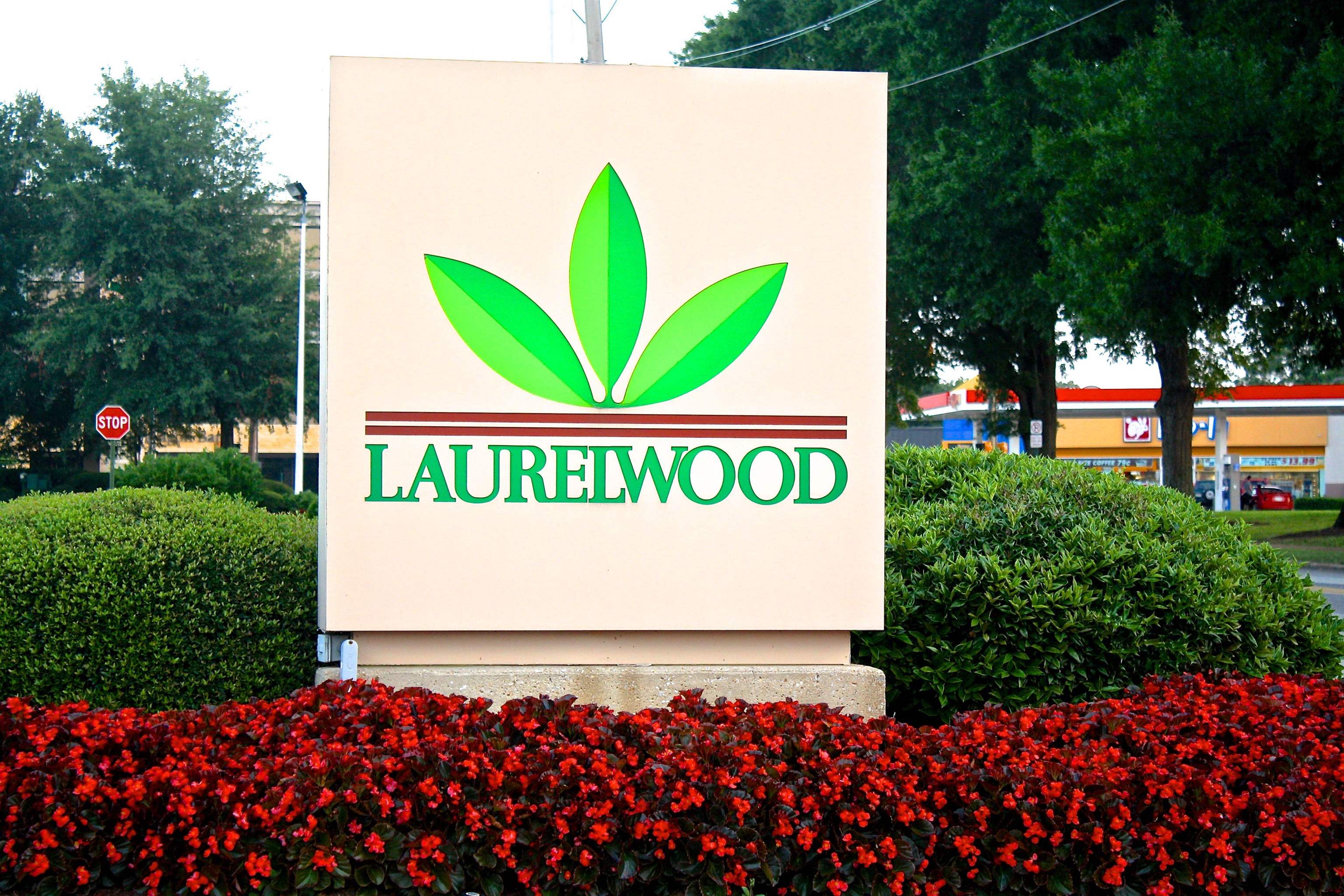 409 South Perkins Road, Unit 3 Memphis, TN 38117 - Photo 21 of 23 A hop and skip to Laurelwood and all that it has to offer!
