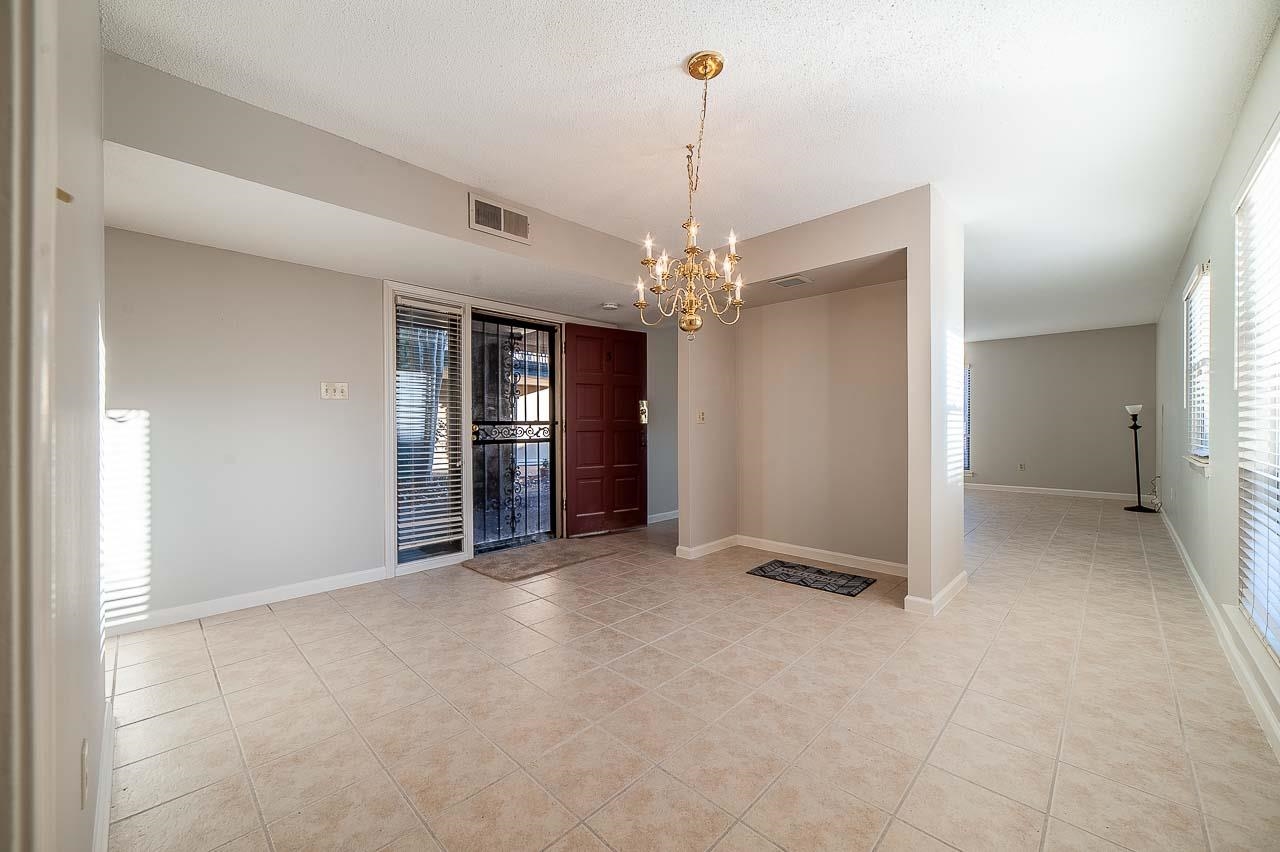 409 South Perkins Road, Unit 3 Memphis, TN 38117 - Photo 3 of 23 Dining area looking into living area.